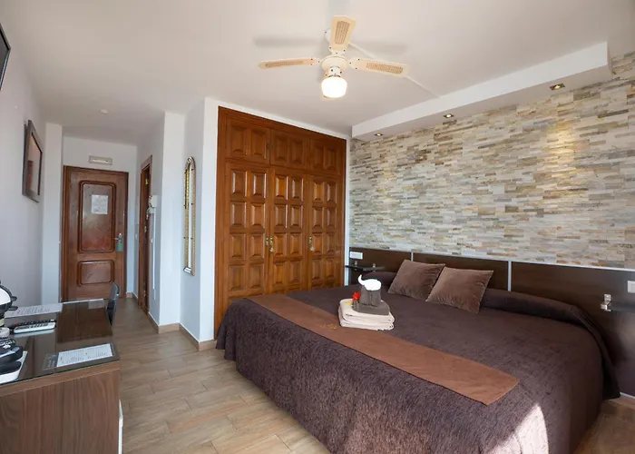 Guest house Casa Mercedes 2*