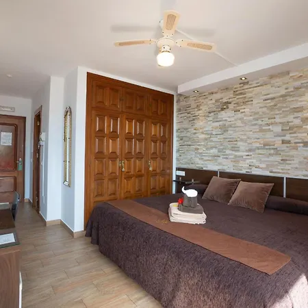 בית הארחה Casa Mercedes 2*
